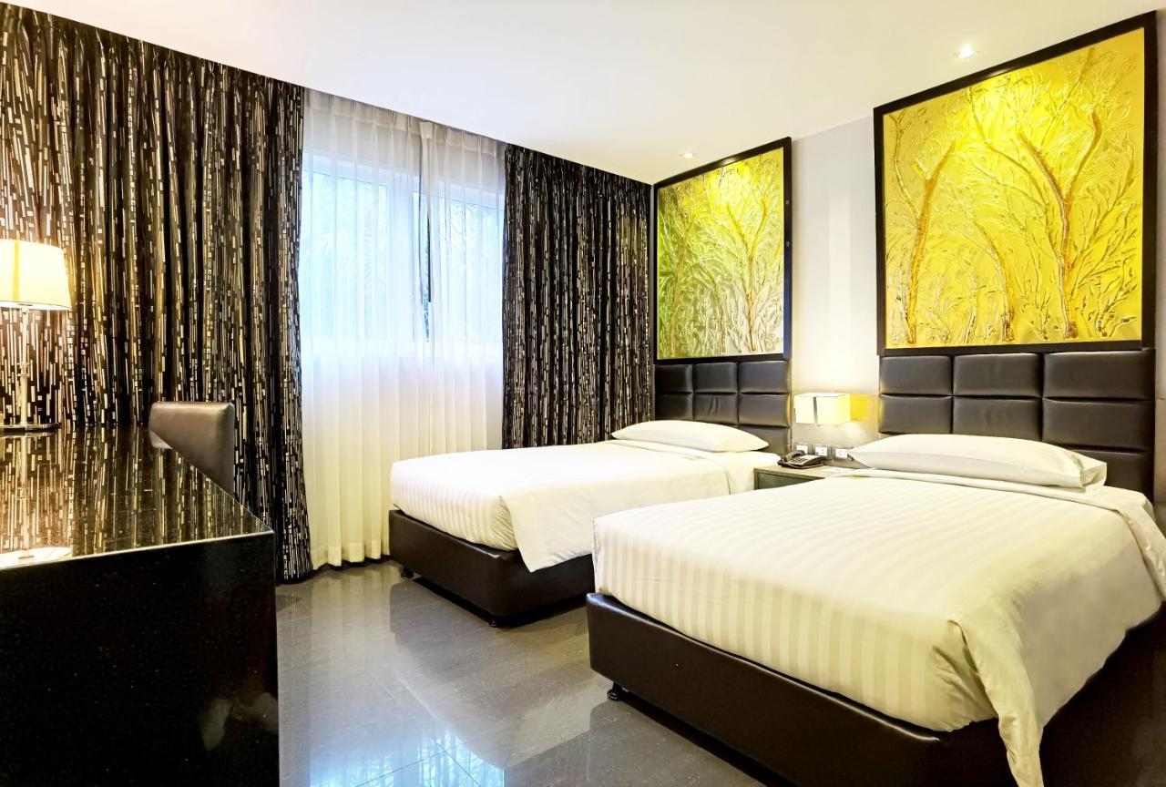 Nova Express Pattaya Hotel Bagian luar foto