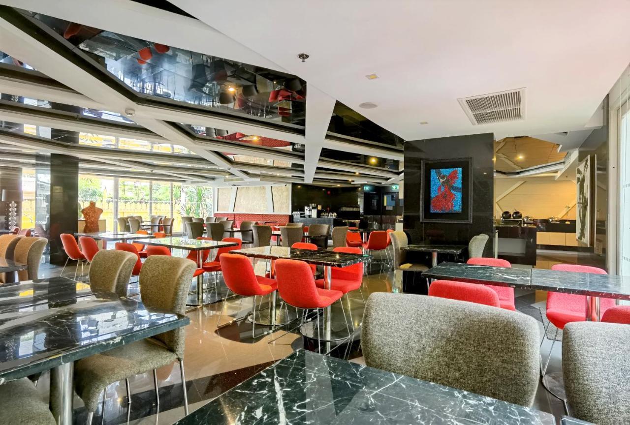Nova Express Pattaya Hotel Bagian luar foto