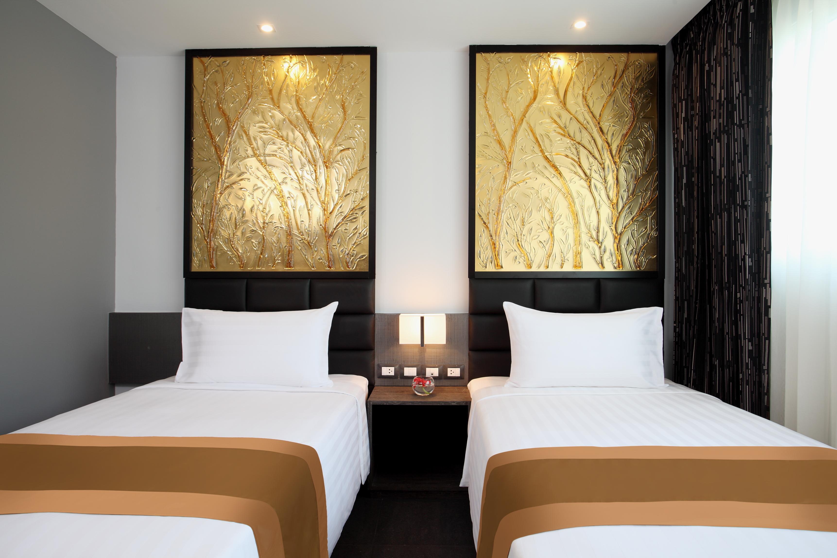 Nova Express Pattaya Hotel Bagian luar foto