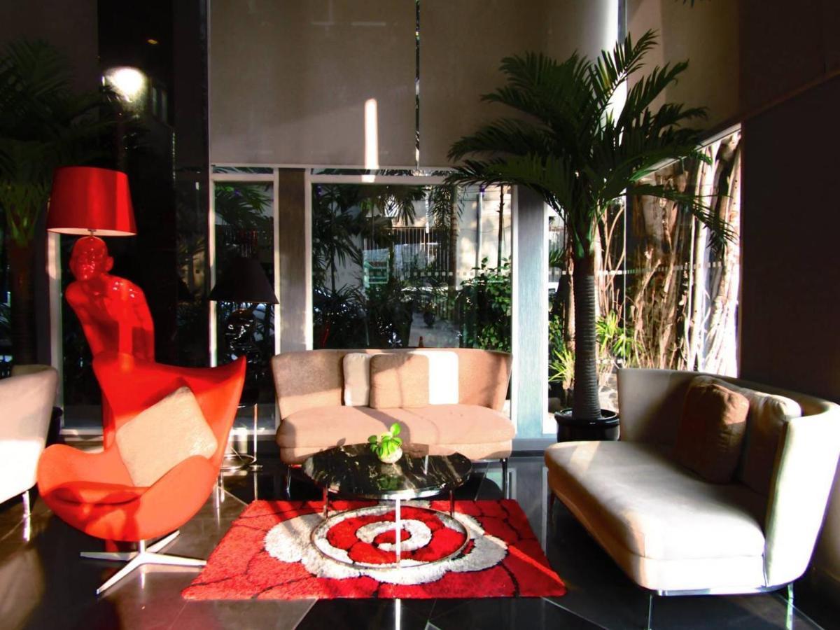 Nova Express Pattaya Hotel Bagian luar foto