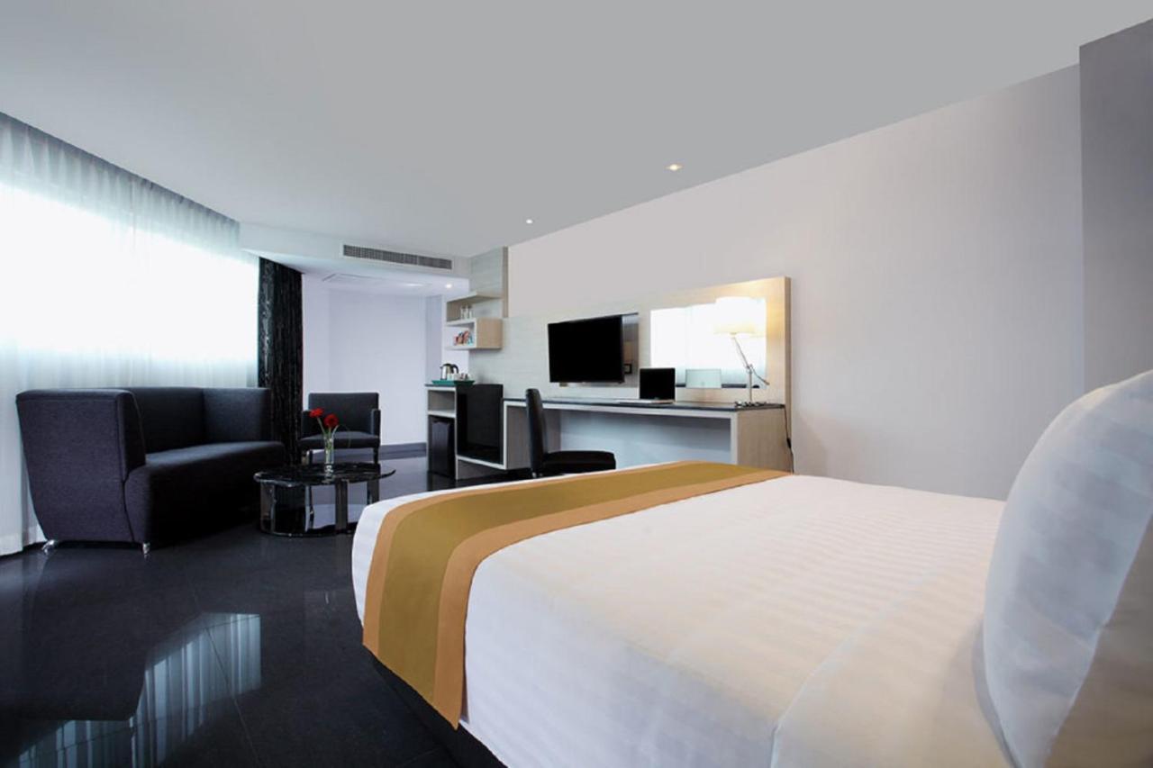 Nova Express Pattaya Hotel Bagian luar foto