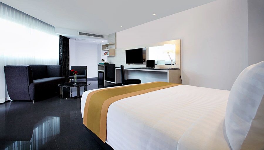 Nova Express Pattaya Hotel Bagian luar foto
